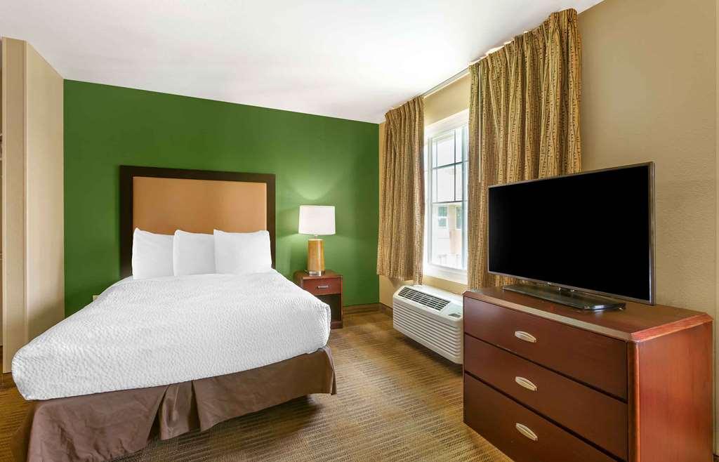 Extended Stay America Suites - Raleigh - Rtp - 4919 Miami Blvd Durham Room photo